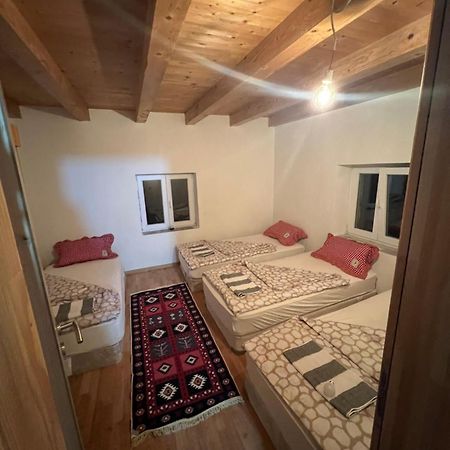 Kod Kapetana Tea Bed & Breakfast Gornji Lukomir Dış mekan fotoğraf