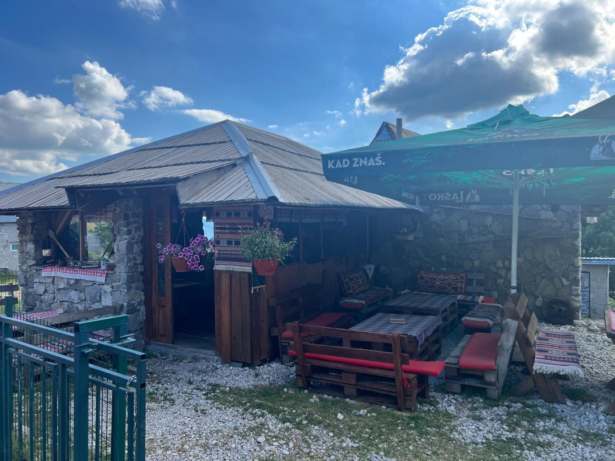 Kod Kapetana Tea Bed & Breakfast Gornji Lukomir Dış mekan fotoğraf