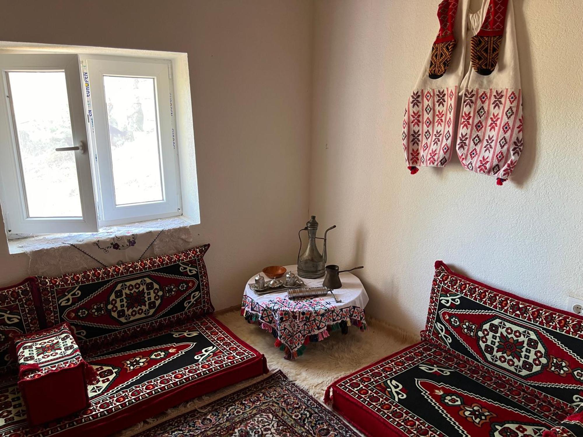 Kod Kapetana Tea Bed & Breakfast Gornji Lukomir Dış mekan fotoğraf