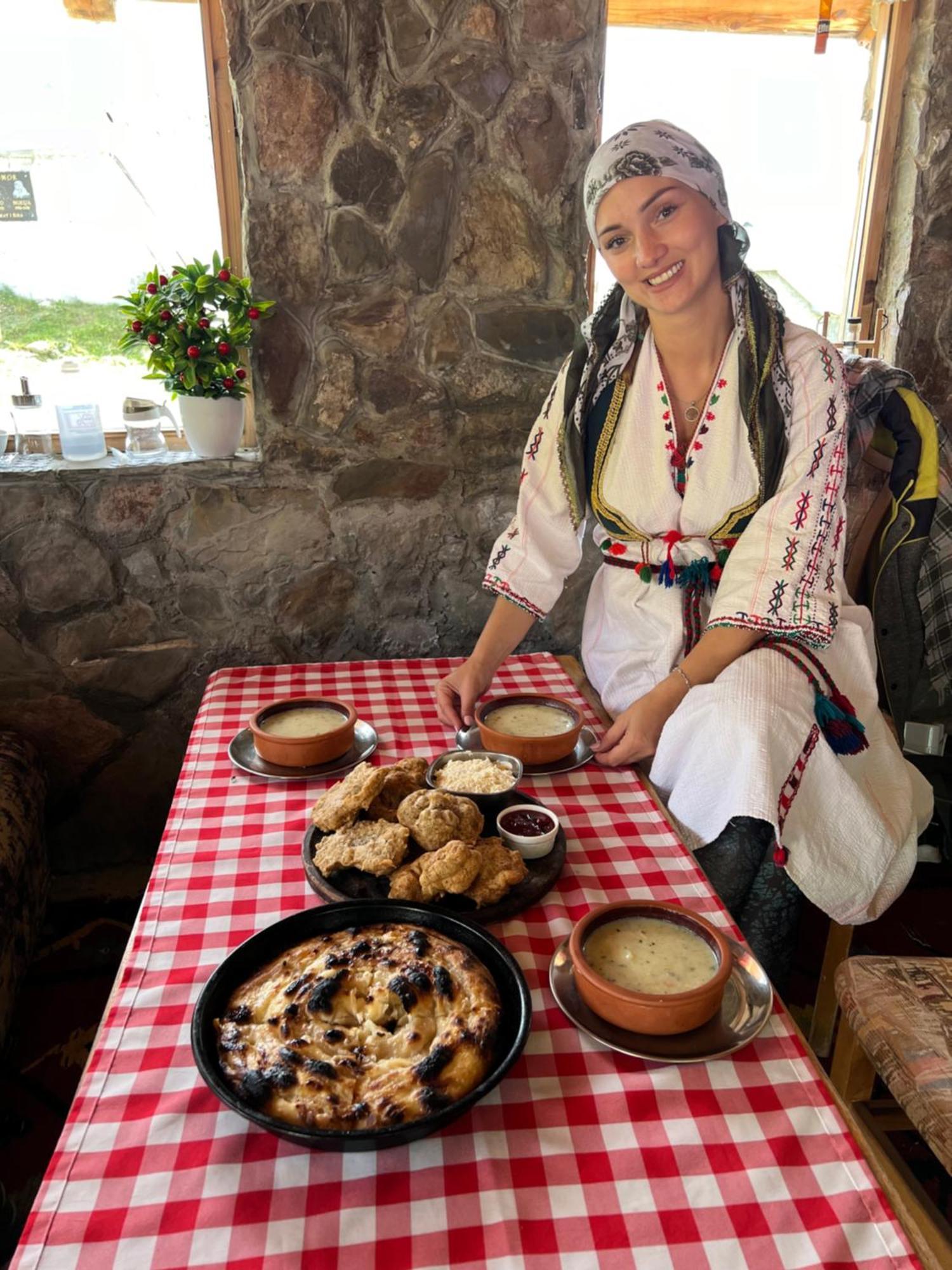 Kod Kapetana Tea Bed & Breakfast Gornji Lukomir Dış mekan fotoğraf