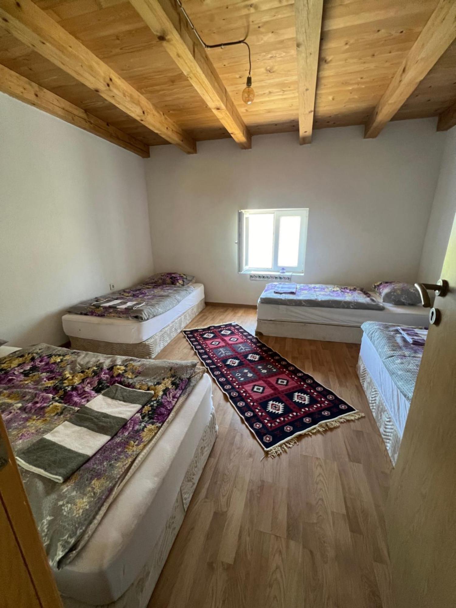 Kod Kapetana Tea Bed & Breakfast Gornji Lukomir Dış mekan fotoğraf