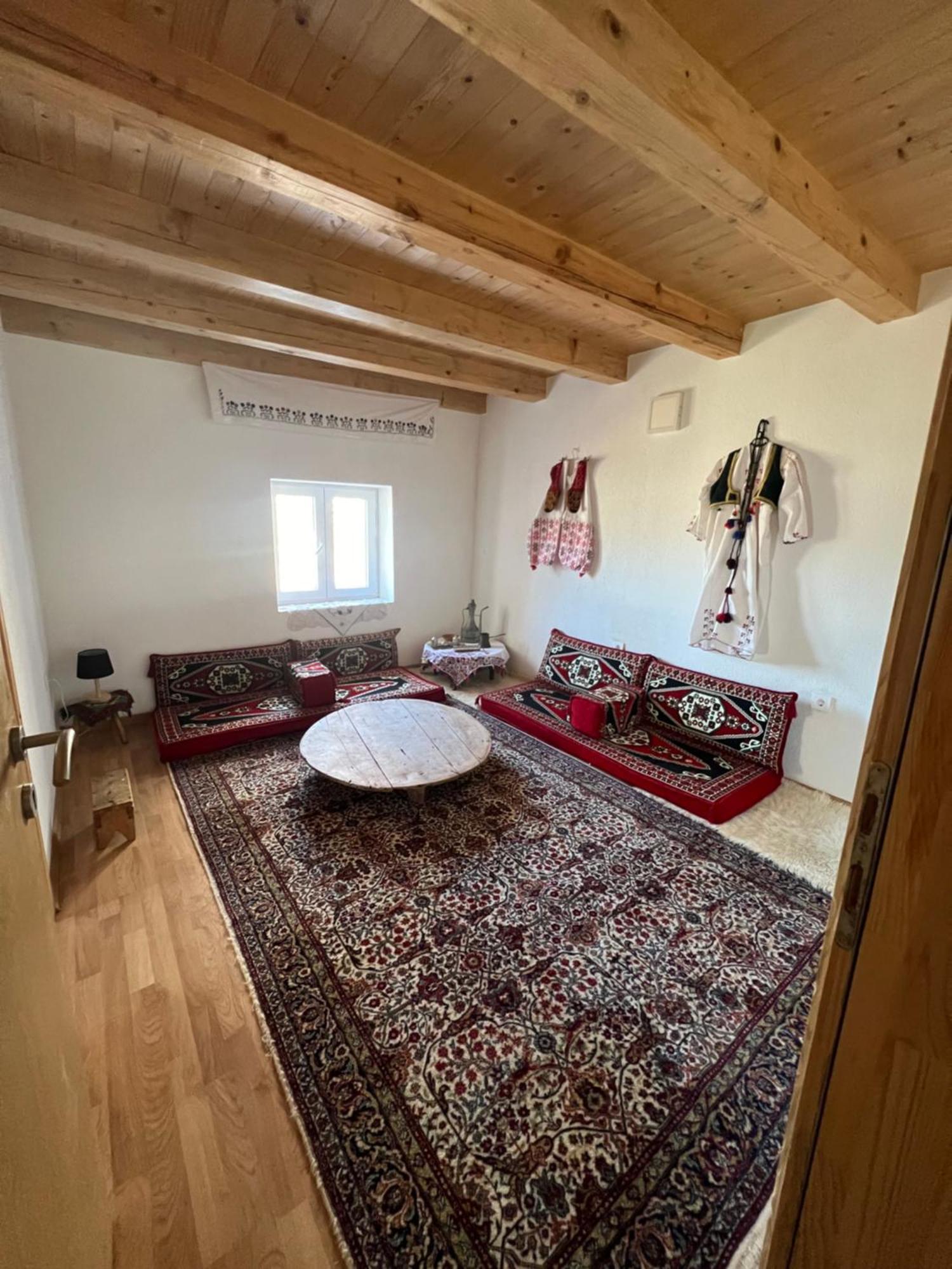 Kod Kapetana Tea Bed & Breakfast Gornji Lukomir Dış mekan fotoğraf