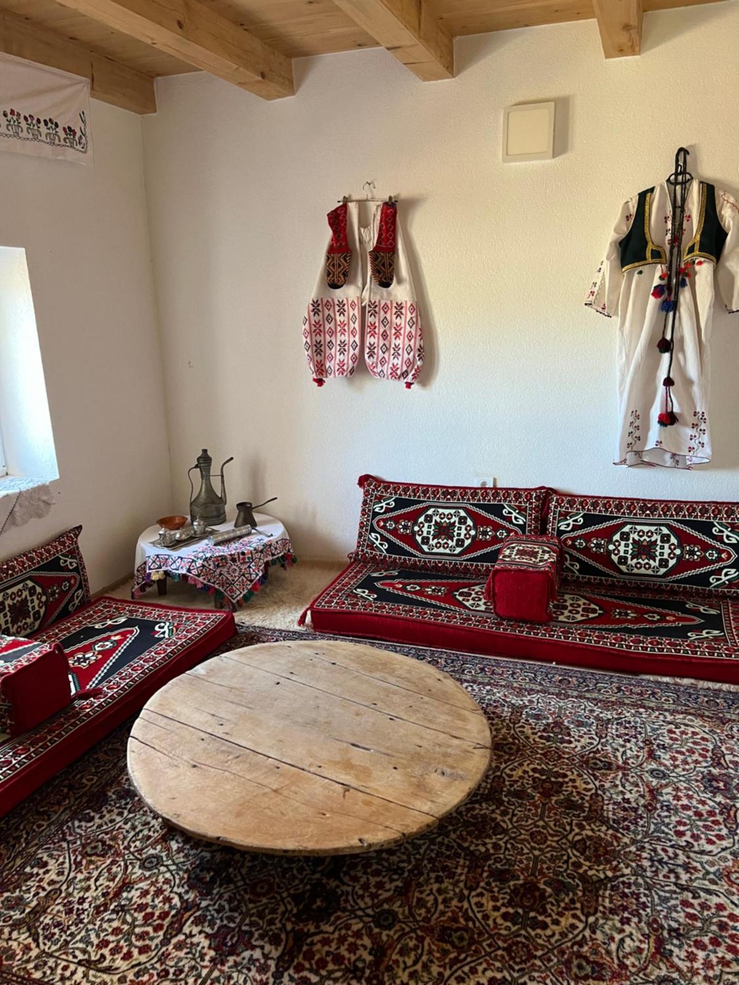 Kod Kapetana Tea Bed & Breakfast Gornji Lukomir Dış mekan fotoğraf