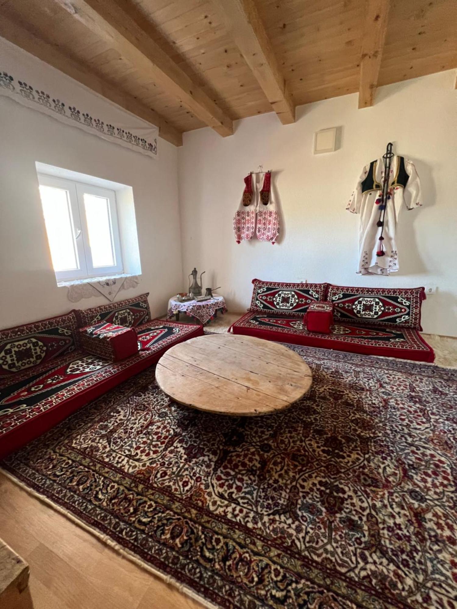 Kod Kapetana Tea Bed & Breakfast Gornji Lukomir Dış mekan fotoğraf