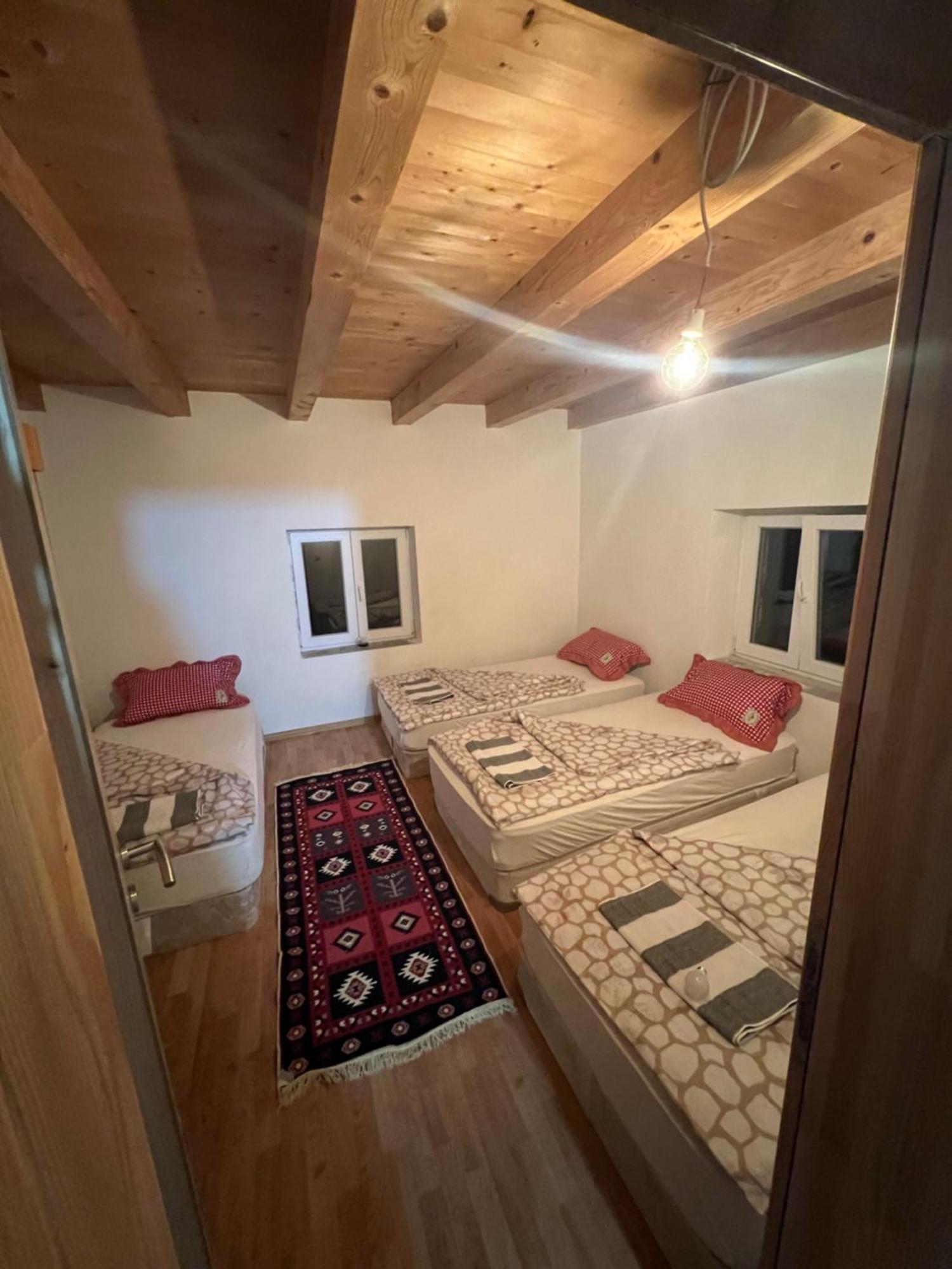 Kod Kapetana Tea Bed & Breakfast Gornji Lukomir Dış mekan fotoğraf