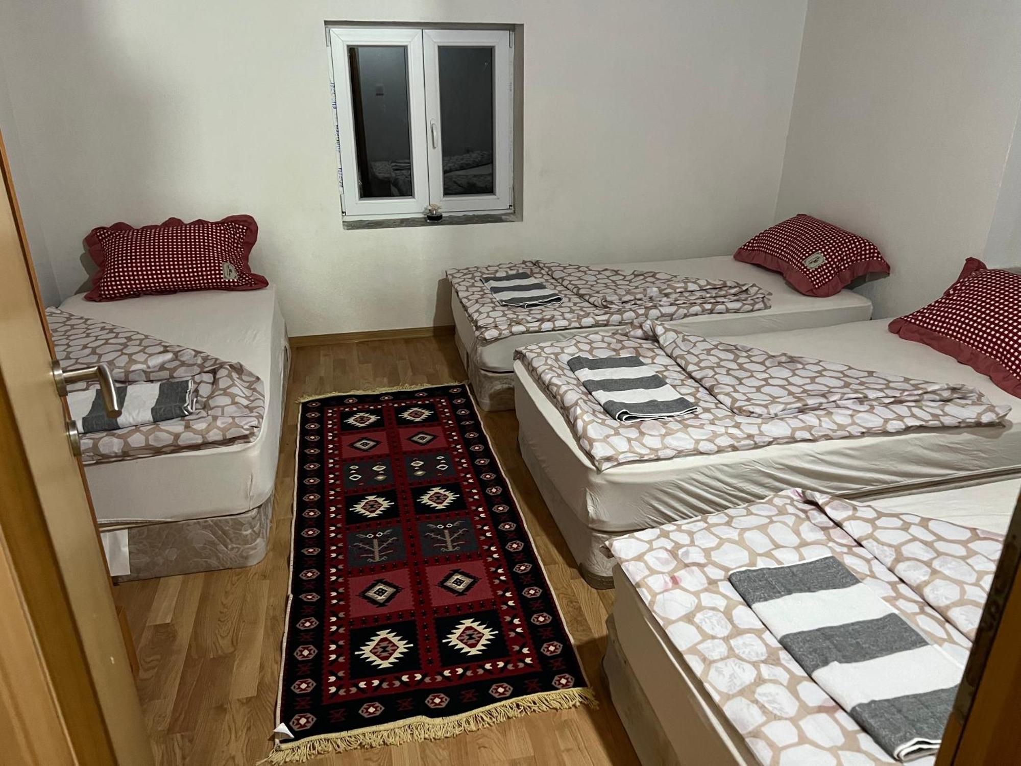 Kod Kapetana Tea Bed & Breakfast Gornji Lukomir Dış mekan fotoğraf